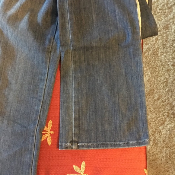 Jeans - Picture 2 of 4